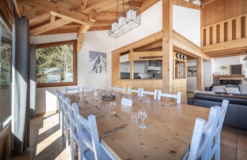 Les Prodains Chalet De Ski | Chalet lumineux spacieux adossé à une prairie ouverte