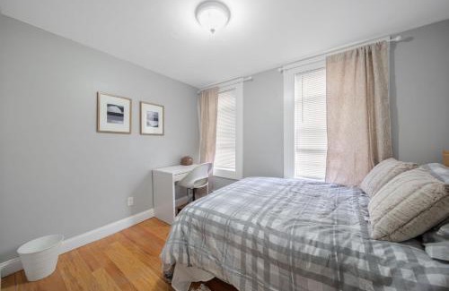 Columbus Park - Andrew Square Appartement | Easy Commute South Boston 4BR 1BTH Apartment