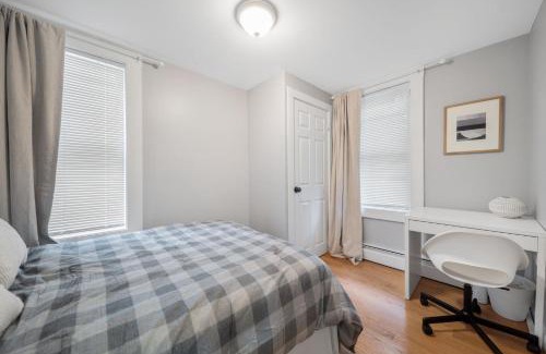 Columbus Park - Andrew Square Appartement | Easy Commute South Boston 4BR 1BTH Apartment