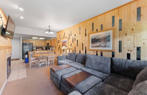East Village at Copper Copropriété | Easy Resort Access w/ Shuttle Stop and Lifts Steps Away, Great Location!