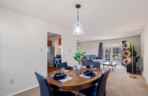 Frederick Maison | Easy Self Check-in 4BR Escape Prime Walkable Location Dining & Shops Nearby