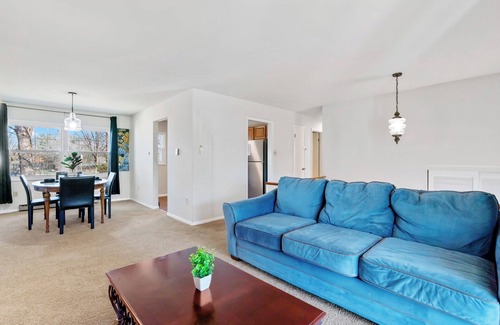 Frederick Maison | Easy Self Check-in 4BR Escape Prime Walkable Location Dining & Shops Nearby