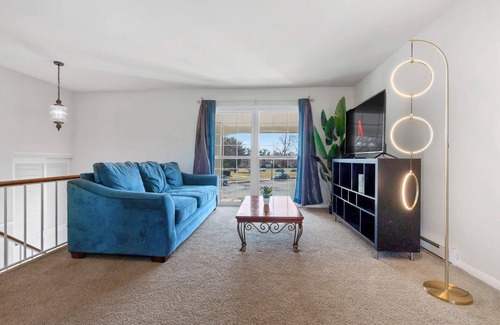 Frederick Maison | Easy Self Check-in 4BR Escape Prime Walkable Location Dining & Shops Nearby