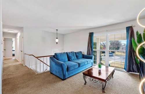Frederick Maison | Easy Self Check-in 4BR Escape Prime Walkable Location Dining & Shops Nearby