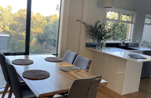Malvern East Maison | Easy Walk to station-Pets Welcome-Golf Course Views