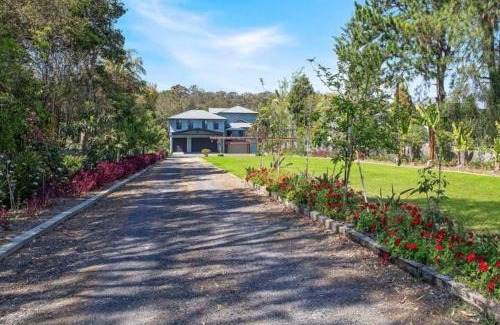 Wyong Maison | Easygoing Poolside Relaxation on Wyong River