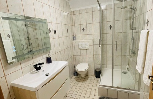 Bad Oeynhausen Appartement | EasyStay#3 Cozy vacation apartment near the clinic with box spring bed & Netflix