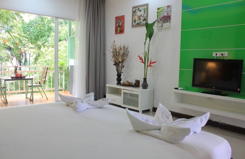 Phuket Maison | Eat n Sleep