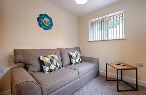 Cwmbrwla Appartement | Eaton House 2 - TV in Every Bedroom!