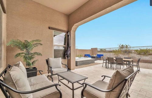 Estrella Mountain Ranch Maison | EAZY AZ Modern 2 bedroom townhouse on the 8th fairway of Estrella Mountain Ranch