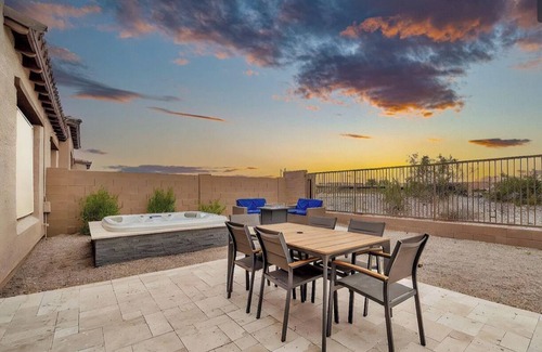 Estrella Mountain Ranch Maison | EAZY AZ Modern 2 bedroom townhouse on the 8th fairway of Estrella Mountain Ranch