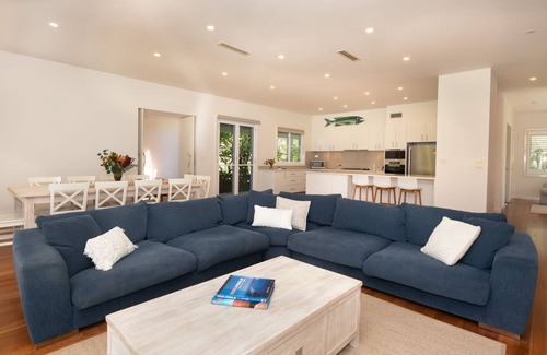One Mile Maison | Echo Beach House One Mile