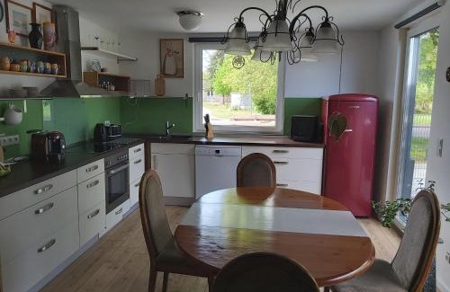 Muritz Maison | Ecki's Ferienhaus "KOMM an de BÄK" mit 5 Sternen bewertet bei Google und Traumferienwohnungen