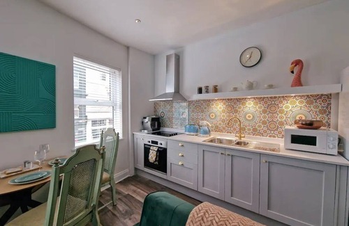 Montpellier Maison | Eclectic 1BD in the Heart of Cheltenham