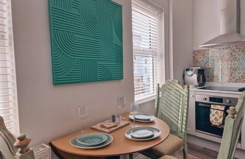 Montpellier Maison | Eclectic 1BD in the Heart of Cheltenham