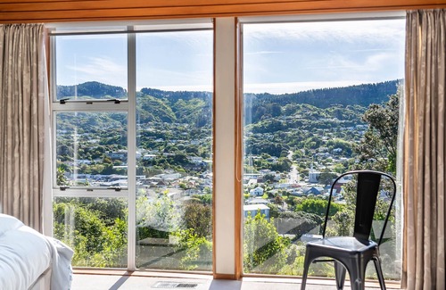 Tawa Villa | Eclectic 70s Mansion