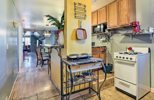 Roseland Appartement | Eclectic Chicago Apartment w/ Spacious Deck!