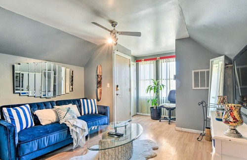 Roseland Appartement | Eclectic Chicago Apartment w/ Spacious Deck!