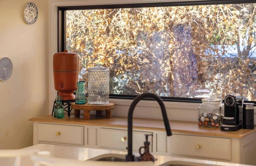 Blairgowrie Maison | Eclectic Cosy Bathhouse | Couples Retreat in Blair