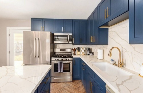 New Papago Parkway Maison | Eclectic Escape Pool, Murals & Outdoor Fun | Sleeps 6