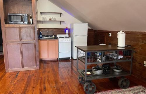 Westside Appartement | Eclectic Third Floor Apartment