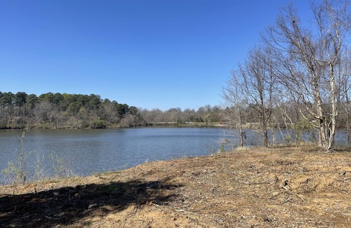 Carbondale Location De VR | Eclipse Campsites Available. Waterfront views