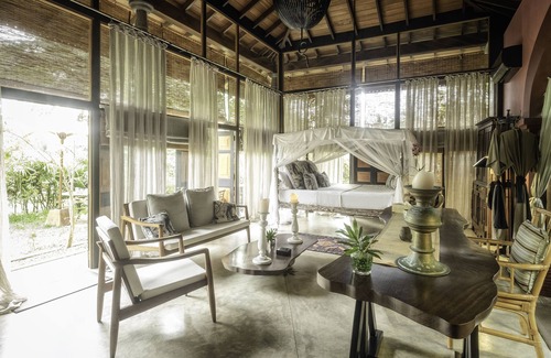 Weligama Maison | Bungalow éco design 1 BR, vue sur le jardin, en bord de mer, entièrement équipé, piscine à débordement