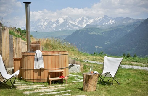 Hauteluce Chalet De Ski | Chalet éco-design avec vue sur le Mont Blanc et bain nordique (15 personnes)