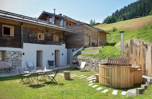 Hauteluce Chalet De Ski | Chalet éco-design avec vue sur le Mont Blanc et bain nordique (15 personnes)