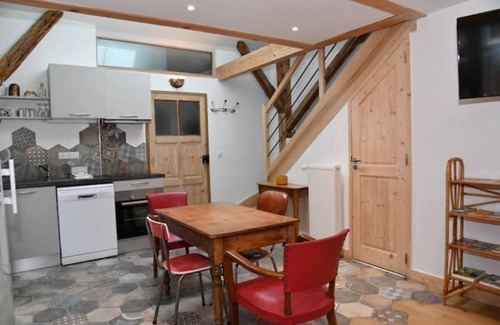 Albertville Appartement | Appt écolo dans bâtisse du XVè, coeur de Conflans