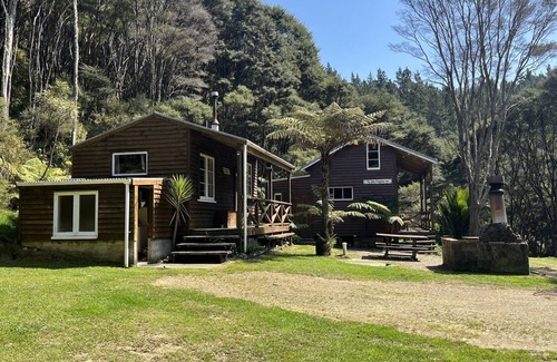 Colville Cabine | Eco Friendly Bush Cabin Retreat on a Tranquil Farm