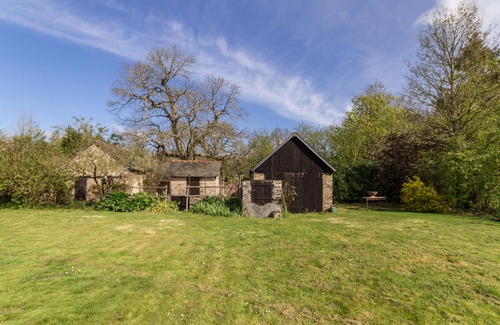 Joue-sur-Erdre Cottage | Gîte rénové éco-responsable près de la forêt et des lacs, idéal pour la détente et la nature
