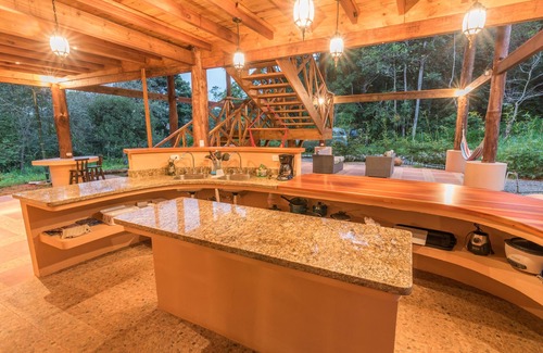 Platanillo Maison | Casa Corazon del Rio est complète avec une chute d'eau en cascade, un trou de nage et une rivière