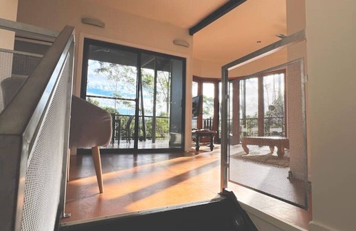 Smiths Creek Chalet De Ski | Ecoasis Sanctuary: Scenic Range View Chalet