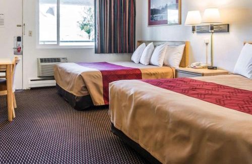 Central Colorado Springs Cabine | Econo Lodge Colorado Springs Downtown