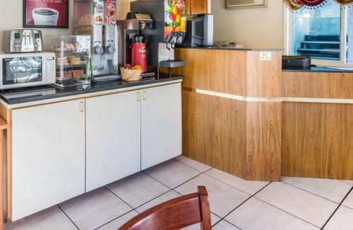 Central Colorado Springs Cabine | Econo Lodge Colorado Springs Downtown
