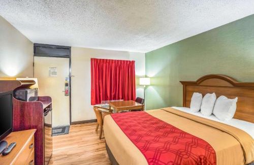 Huntington Cabine | Econo Lodge Huntington - Barboursville University Area