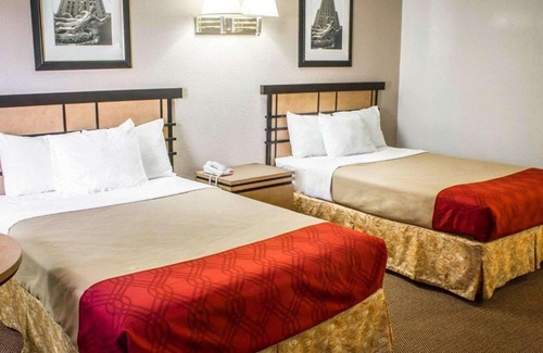 Colonie Hôtel | Econo Lodge Inn & Suites Colonie Center Mall