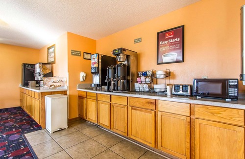 Pekin Hôtel | Econo Lodge & Suites