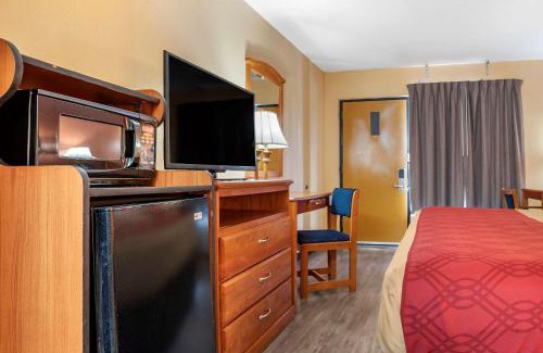 Evergreen Hôtel | Econo Lodge Inn & Suites