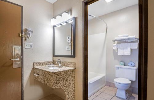 La Crosse Cabine | Econo Lodge La Crosse North