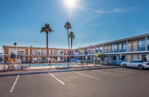 Westown Commercial Center Cabine | Econo Lodge Phoenix North I-17