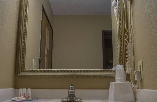 Canton Hôtel | Econo Lodge