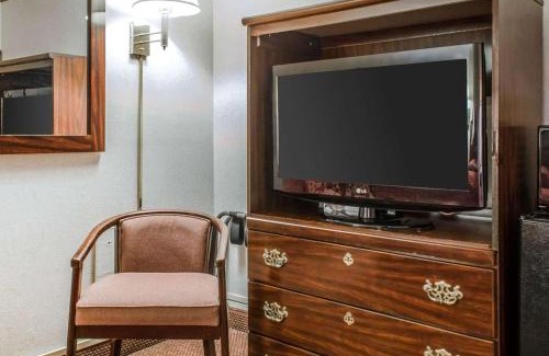 Saint Clair Cabine | Econo Lodge