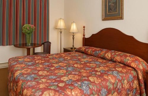 Saint Clair Cabine | Econo Lodge