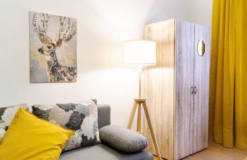 Rudolfsheim-Funfhaus Appartement | Economy Apt. Well Connected to the Whole City
