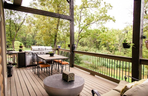 Drexel Maison | Eco turistic 7000 Sqf Lodge avec piscine intérieure - ITLUXURYSTAYS pour 30 personnes