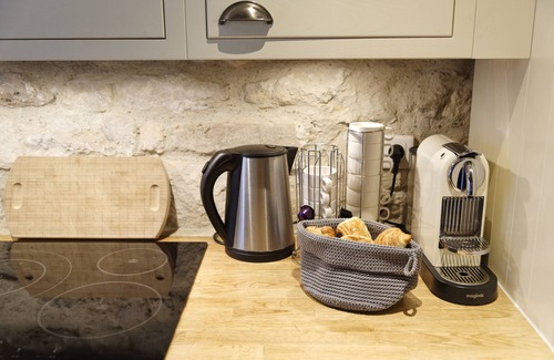 Quartier de la Place-Vendome Appartement | Ecrin Robespierre - Appartement Cosy dans un bâtiment historique - climatisé