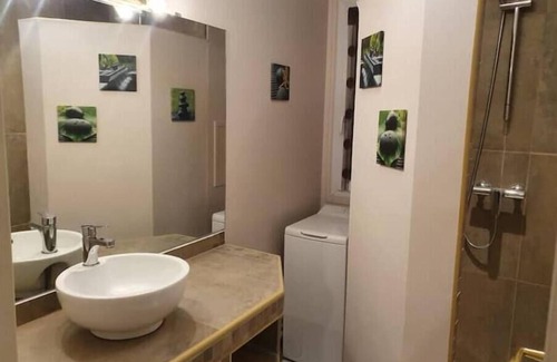Les Serres - Vivier Appartement | Ecully, appartement au calme de 50m².