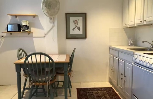 Pembroke Appartement | ED 9 King bed Hamilton and pool access